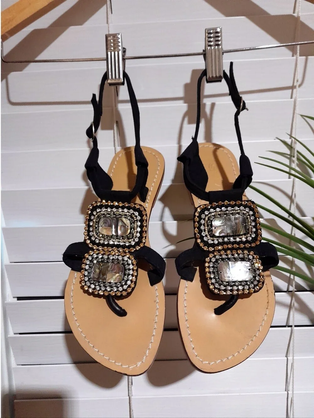 Skemo black brown sparkly rhinestone flat sandals size 6